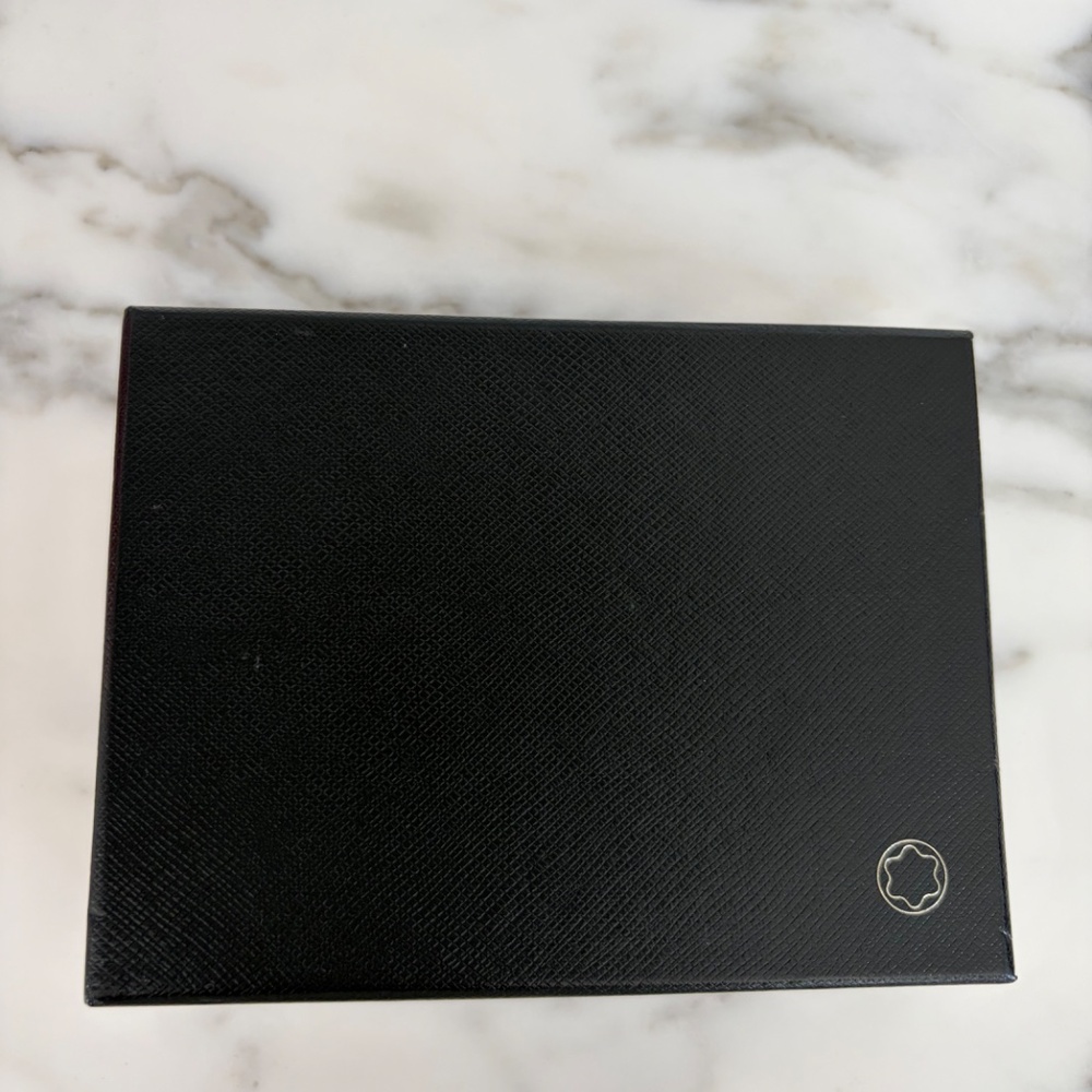 MontBlanc Meisterstuck Card Holder - Picture 8 of 16
